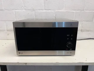 LG Silver NeoChef Smart Inverter Magnetron Microwave (Model: MH6565CPS/01)- A51074