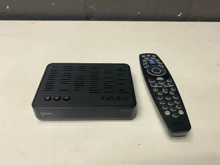 DSTV decoder with remote -REDUCED- A38243