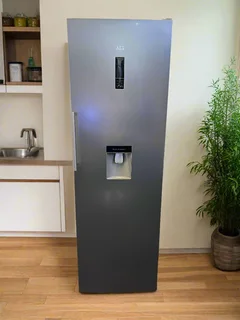 流 Aeg Stainless Steel Refrigerator With Water Dispenser - Not Working - Reduced- A54957