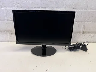 Samsung 19-Inch Black LED Monitor with Minor Scratches- A52813