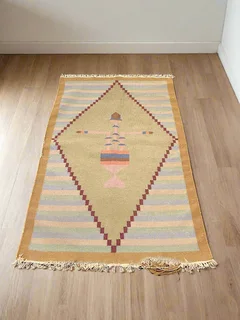 Vintage Geometric Pattern Area Rug – Soft Pastel Colors, Woven Fabric 1m X 1.5m - Reduced- A54990