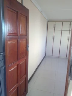 House to rent in Chatsworth