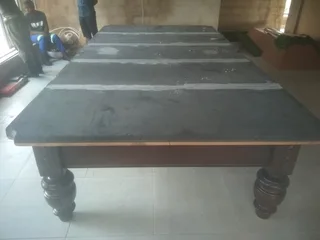 Pool &amp; snooker tables