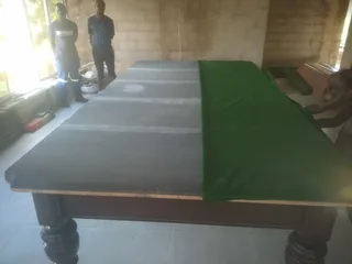 Pool &amp; snooker tables