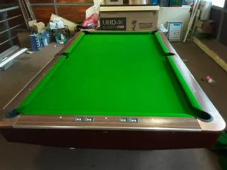 Pool &amp; snooker tables