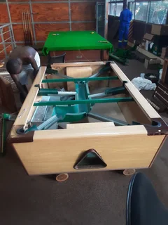 Pool &amp; snooker tables