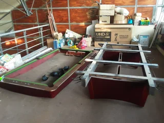 Pool &amp; snooker tables