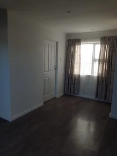 Seperate Entrance Studio flat available to rent in Grassy Park