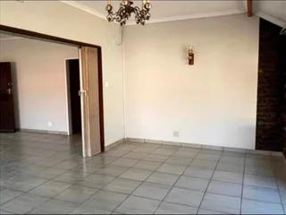 5bedroom house to rent in KensingtonB Randburg