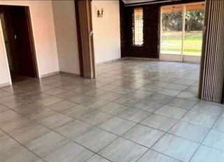 5bedroom house to rent in KensingtonB Randburg