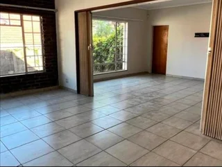 5bedroom house to rent in KensingtonB Randburg