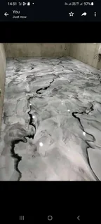 specialise in decorative walls and floors finishes