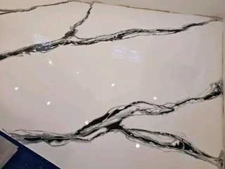 specialist in decorative walls and floors finishes