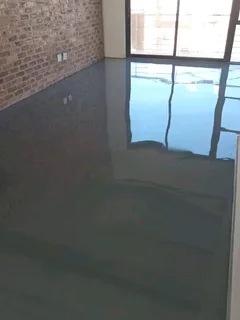 Specialise in decorative walls and floor finishing