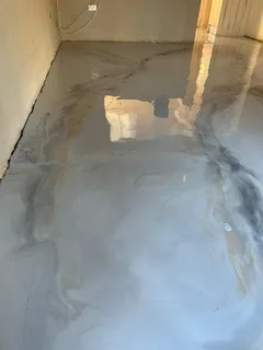 Specialise in decorative walls and floor finishing