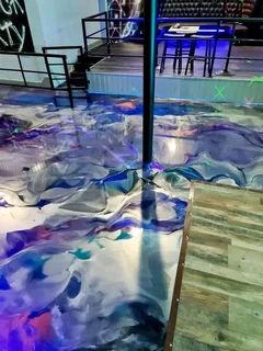 Specialise in decorative walls and floor finishes