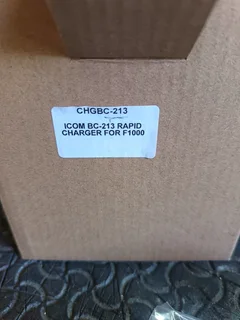 ICOM IC F1000 VHF with charger