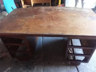 Big Office desk no drawers