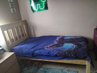 Single bed with new mattress for R1200 neg