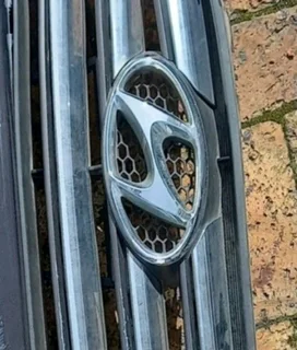 Hyundai creta H grill emblem