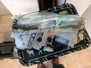 Mercedes-Benz W203 C-Class Headlight – Left Side (OEM Halogen) – Sold As-Is