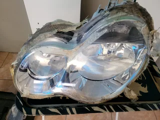 Mercedes-Benz W203 C-Class Headlight – Left Side (OEM Halogen) – Sold As-Is