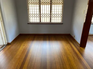 Stately Glenmore home