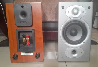 Polk Audio RTi 4 Bookshelve/Surround Speakers-Real Wood Veneer In A Cherry Finish