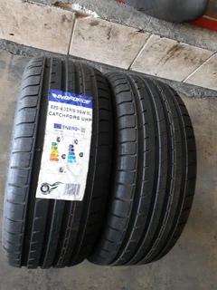 Brandnew 225/40/19 and good secondhand for sale call/whatsApp 0631966190 for details.
