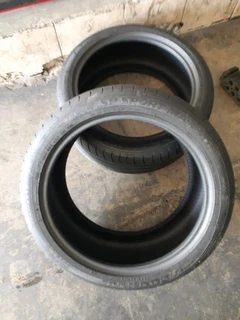 275/40/20×2 dunlop runflat and many other sizes available for sale call/whatsApp 0631866190.