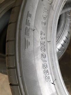 Brandnew 225/50/17×4 Bridgestone runflat and good secondhand for sale call/whatsApp 0631966190.