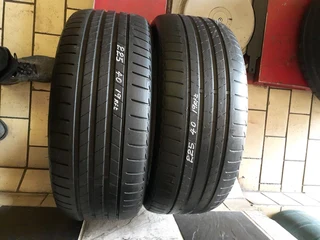 225/40/19×2 runflat we are selling quality used tyres at affordable prices call/whatsApp 0631966190.