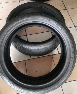 225/40/19 normal or runflat call/whatsApp 0631966190 for details.