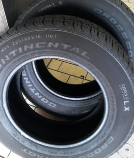 265/60/18×4 Continental we are selling quality used tyres at affordable prices call/whatsApp.