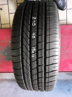 245/40/19 runflat goodyear we are selling quality used tyres at affordable prices call/whatsApp.