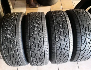 235/65/17×4 pirelli scopion verde we are a set with fitting and balancing call/whatsApp 0631966190.