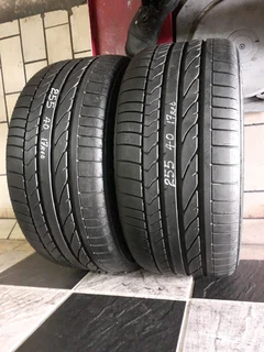 255/40/17×2 runflat we are selling quality used tyres at affordable prices call/whatsApp 0631966190.