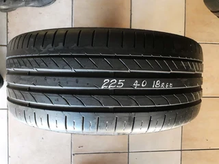 225/40/18×2 continental runflat for sale call/whatsApp 0631966190 we fit and balance.