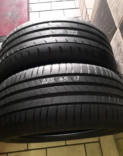 225/45/17×2 normal or runflat call/whatsApp 0631966190 we fit and balance we also do deliveries.