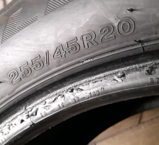 255/45/20 ×4 Bridgestone runflat we are selling quality used tyres at affordable prices call/whatsAp