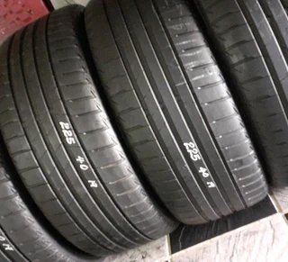 225/40/19 normal and runflat available for sale call/whatsApp 0631966190 we fut and balance