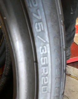 275/35/20×2 runflat goodyear excellence for sale call/whatsApp 0631966190 we fit and balanc for free