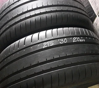 275/30/20×2 Goodyear runflat we are selling quality used tyres at affordable prices calk/whatsApp.