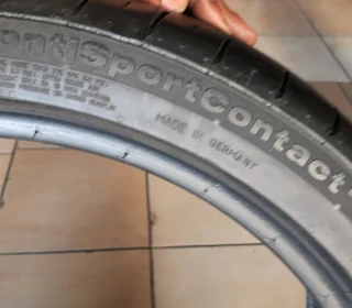 225/40/18×2 continental runflat for sale call/whatsApp 0631966190 for more information.