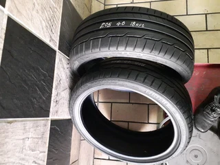 205/40/18×2 dunlop runflat for sale call/whatsApp 0631966190