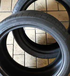 225/40/18×2 continental normal and runflat available for sale call/whatsApp 0631966190.