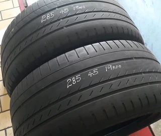285/45/19×2 continental runflat for sale call/whatsApp 0631966190 for more information.