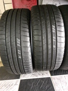 225/40/18×4 normal or runflat Bridgestone and other good products call/whatsApp 0631966190 for detai