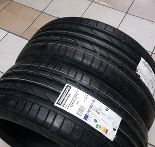 225/40/19 brand new Bridgestone runflat for sale call/whatsApp 0631966190 for more information.