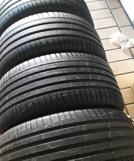 295/40/20rear and 265/45/20 front x 4 Michelin available call/whatsApp 0631966190 for more details.